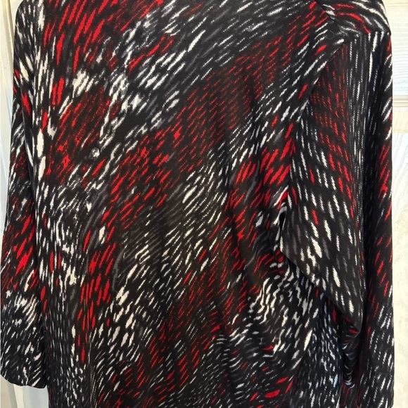 Alia Women's Black and Red Top unsized but at least a 2X - Picture 5 of 5
